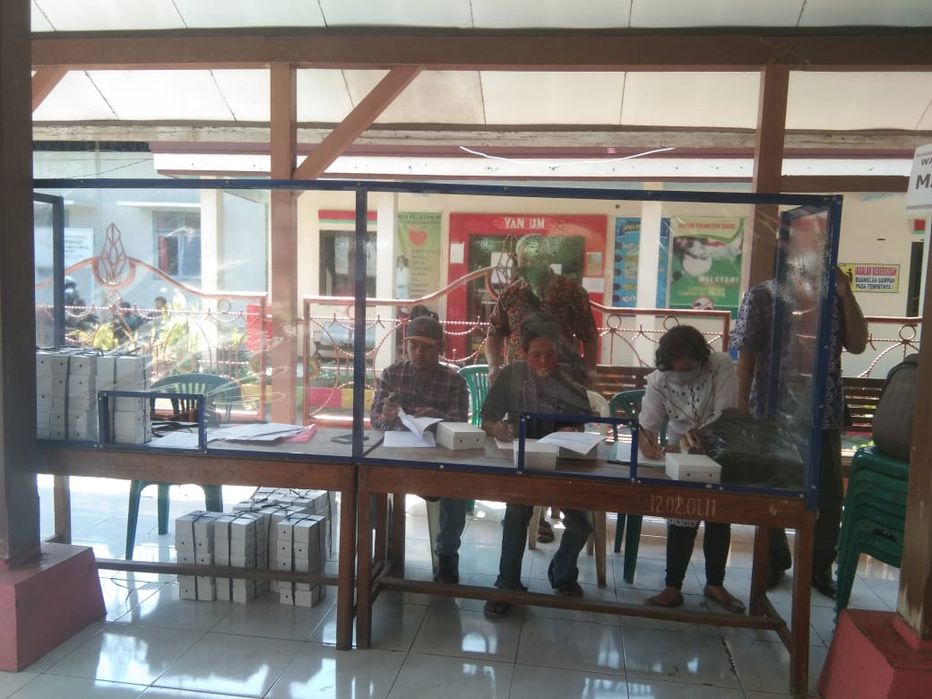 KACA DEPAN